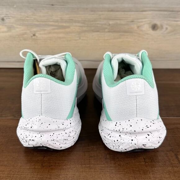 Nike Air Winflo 10 White Black Emerald Rise FN7106 100 Womens Size 7.5 - Picture 3 of 4